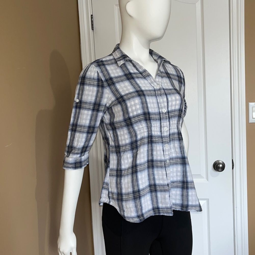 Women (can be Maternity) button down shirt/Size XL